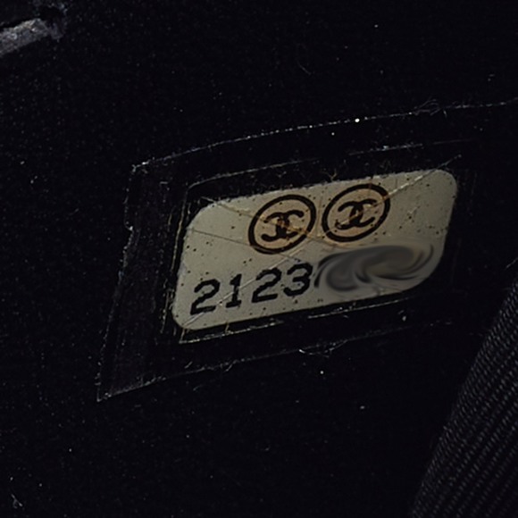 CHANEL Black Quilted Leather Boy Zip Around Wallet - Picture 8 of 8